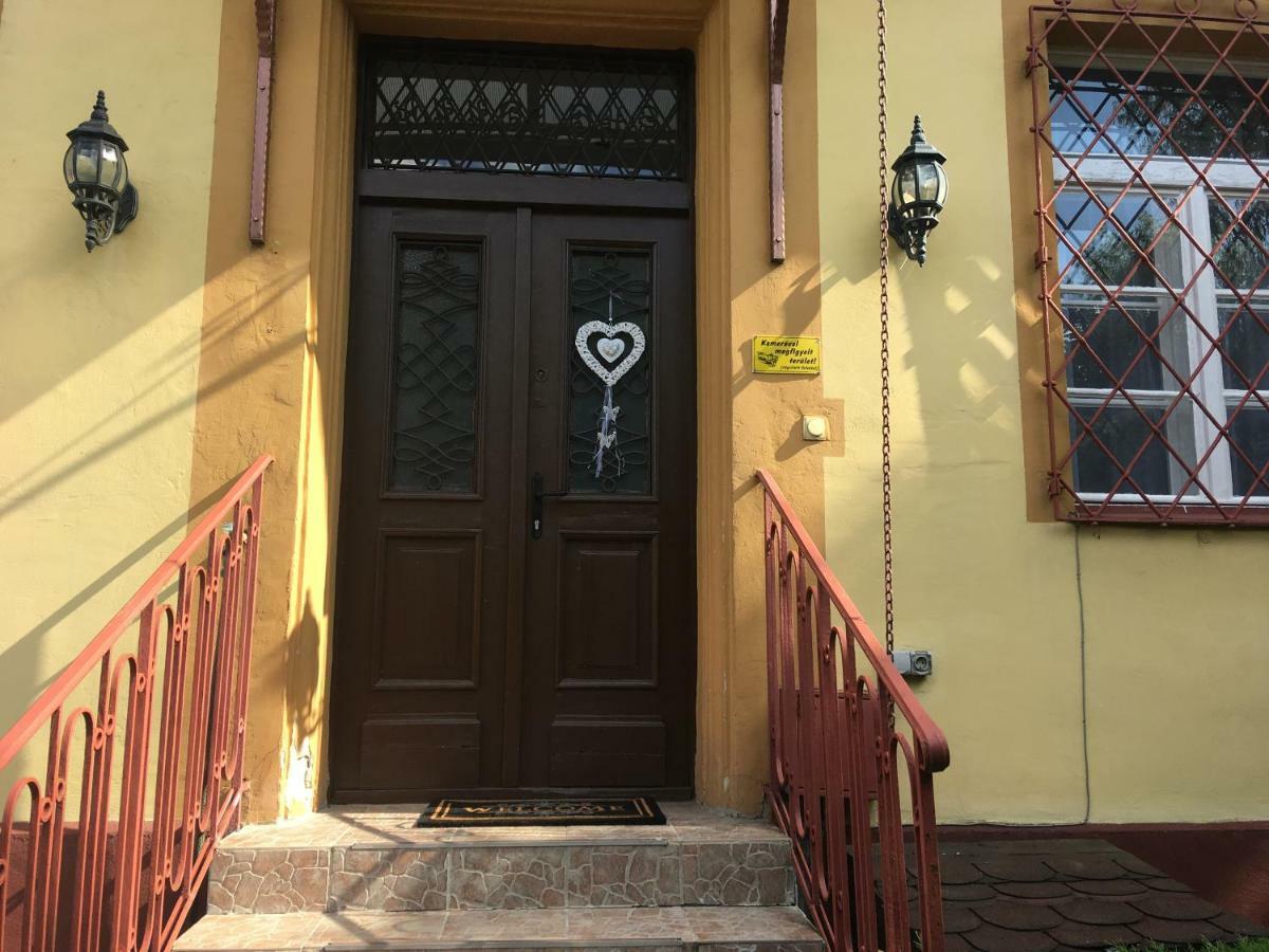 Апартаменты Katus Apartman Эгер Экстерьер фото